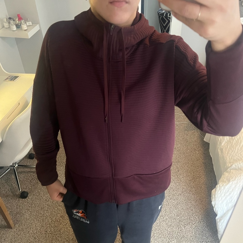 Women’s Maroon Cropped Nike Zip Up Size M